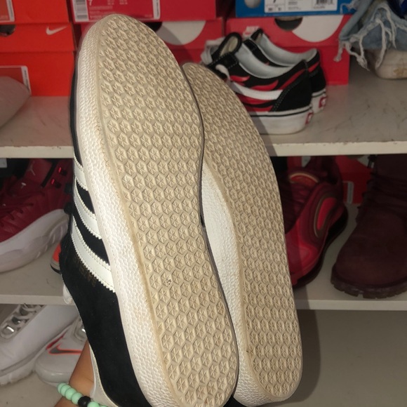 ⚫️⚪️Adidas gazelle ⚫️⚪️ - Picture 5 of 7